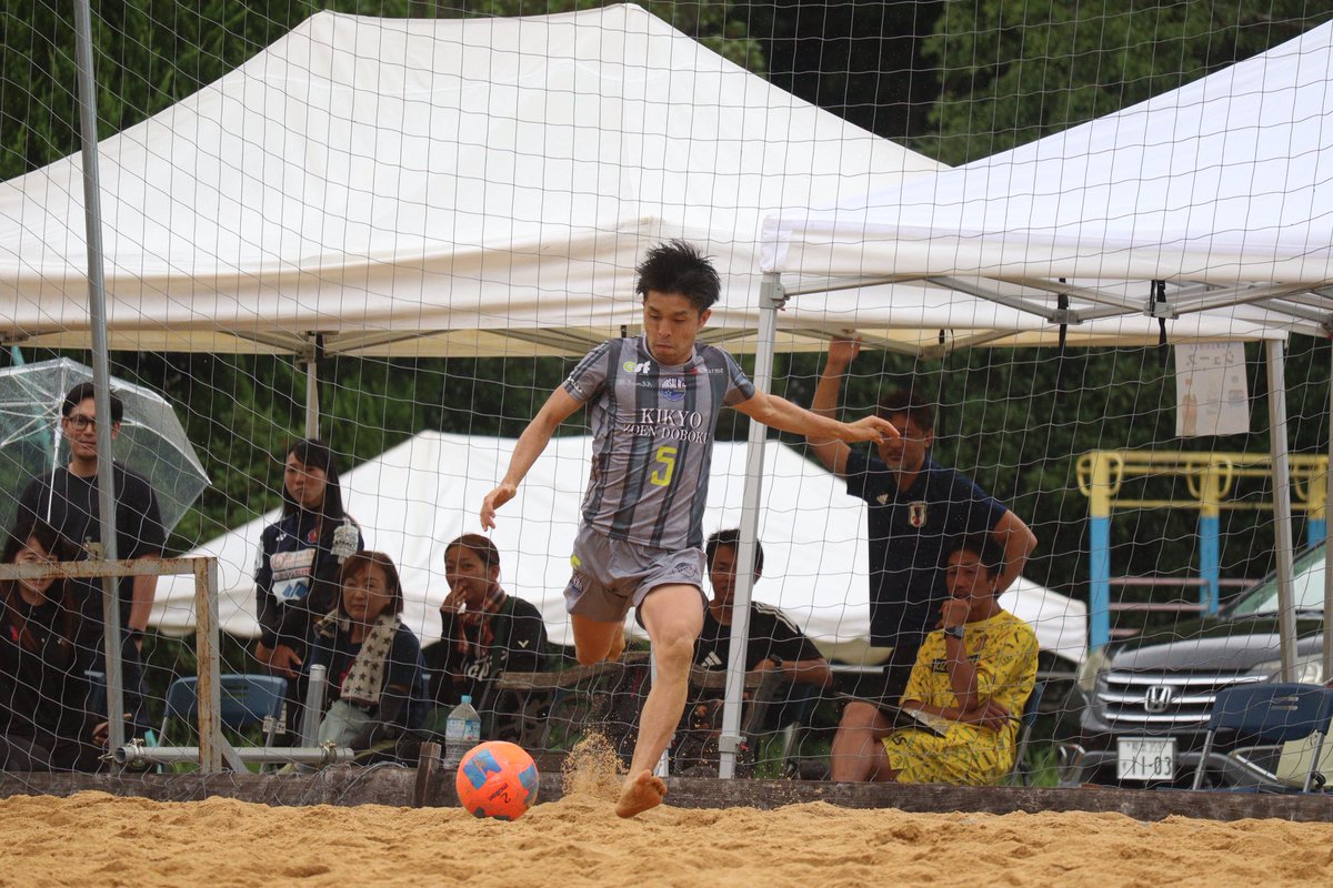 dorsalmfc's tweet photo. 【2025.8.9 Photo📷】
⁡
🏆JBSF TOUR 2025 FUKUOKA ROUND
⚽️DORSAL M.FC/ASHIYA vs EATATE ASHIKITA All Sports
📍LAZO PARK

📷@beach_photo_eri
雨の中、ありがとうございました📸🙇‍♂️
⁡ https://t.co/iSHF8b21ou