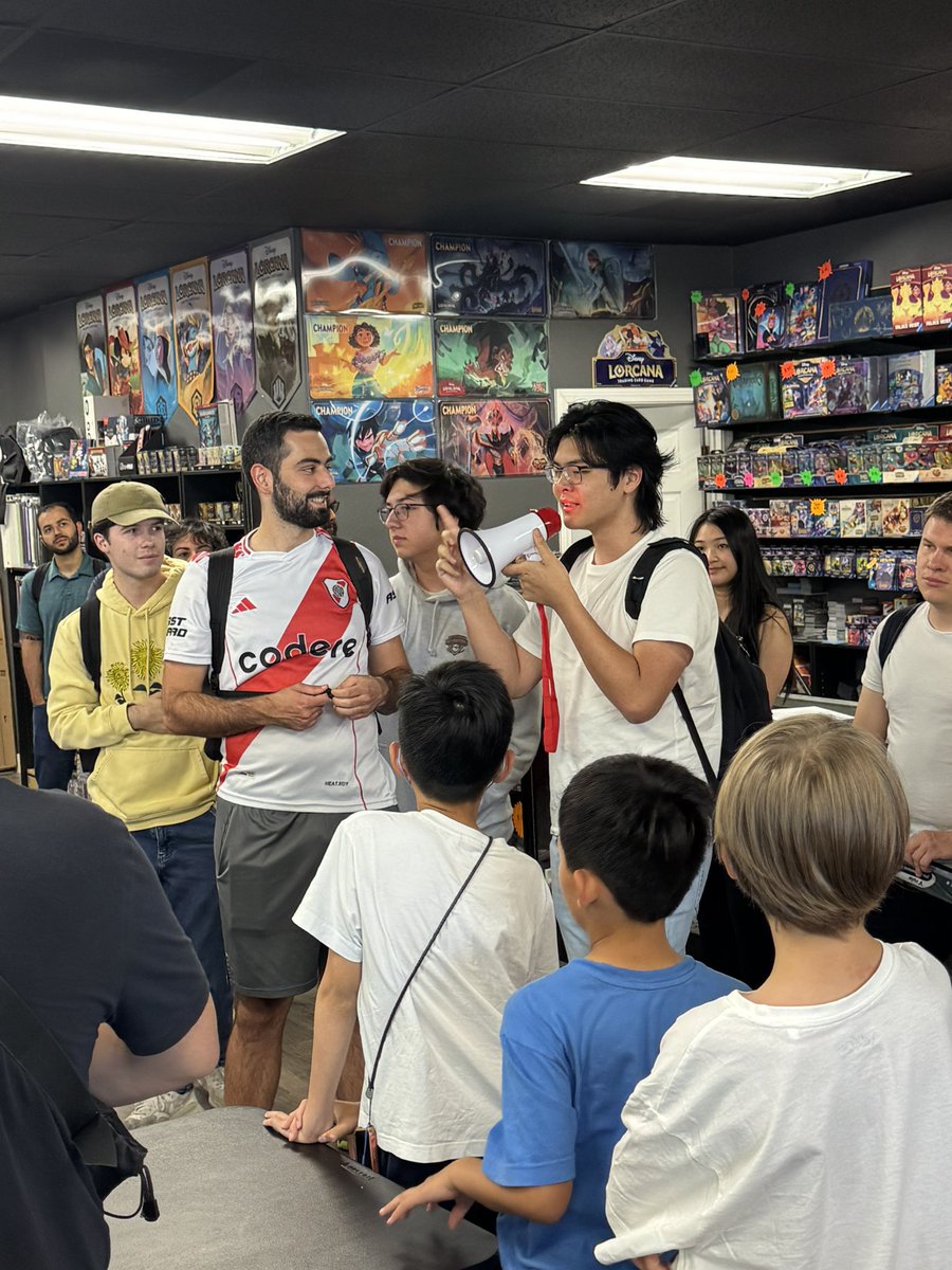 We have arrived in Anaheim and first up is Ciaran Farah's Jr/Sr Worlds Prep Workshop!  It is a privilege to watch these mentors guide the next generation.  <a href="/ciaran_tcg/">Ciaran Farah</a> <a href="/BenryBrand/">Henry Brand</a> <a href="/mattchuangg/">Matt</a> <a href="/OwenDalgard/">Owen Dalgard</a>