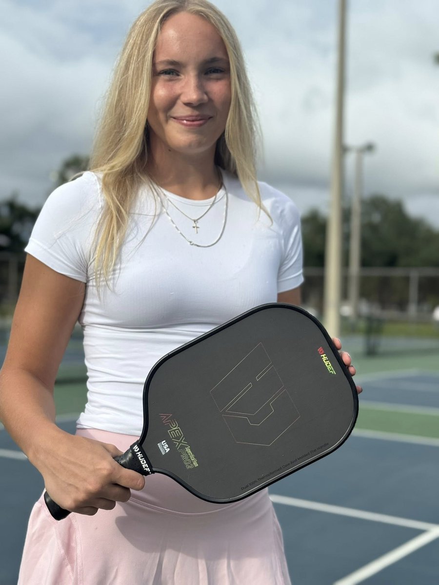 hudefpickleball's tweet image. Supercritical foam + honeycomb core = power, control, and durability in every swing. 💥HUDEF Apex Pro 2 bringing the heat! #HudefApexPro2 #PickleballPerformance”