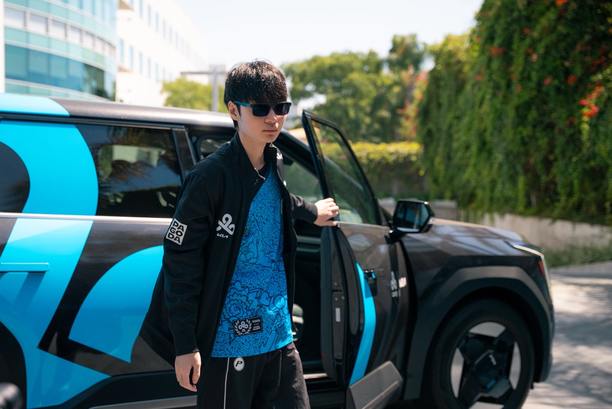 C9LoL's tweet photo. PLAYER OF THE WEEK 🏅 https://t.co/SwhSPDdAQ2
