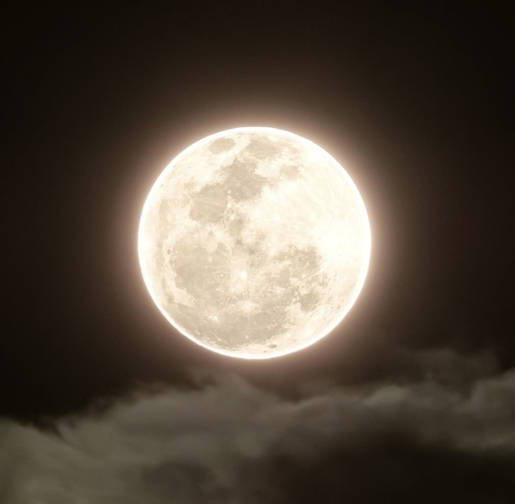 moonloverxjpg's tweet image. te dedico la luna llena de agosto