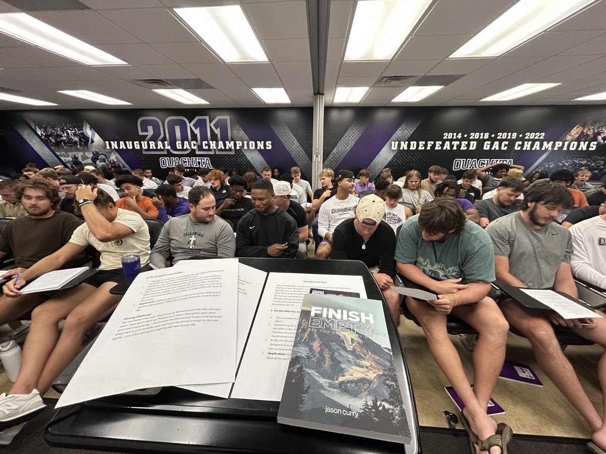 JasonCurry's tweet image. Good start with @OuachitaFB!
#FinishEmpty