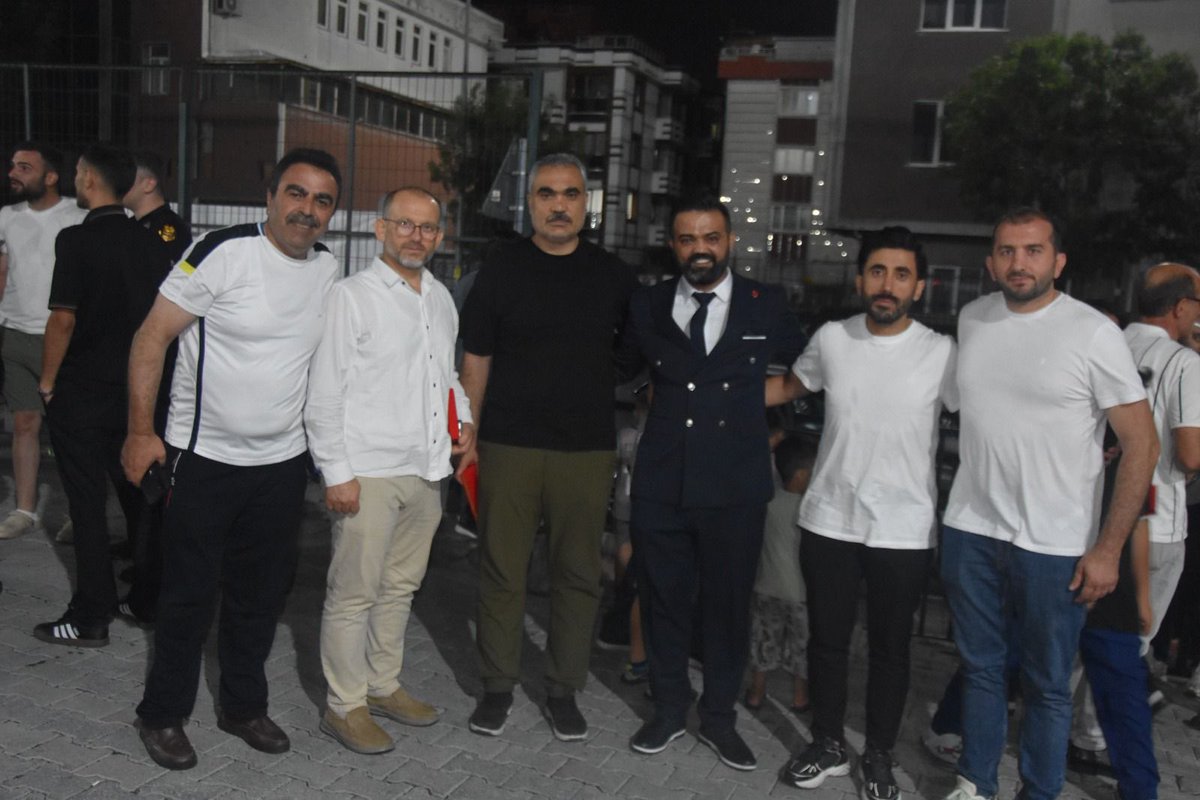OTOCENTER SİTEMİZ SPORU ve SPORCUYU DESTEKLİYOR..
 
  Otocenter sitesi başkanımız Sn. Mustafa KAYATUZU ve yöneticilerimiz, mahallemizin namağlup şampiyon takımı olan Yeniyüzyıl futbol kulübünün şampiyonluk ve destek gecesine katıldı.

   Otocenter sitemize plaket takdim edildi.