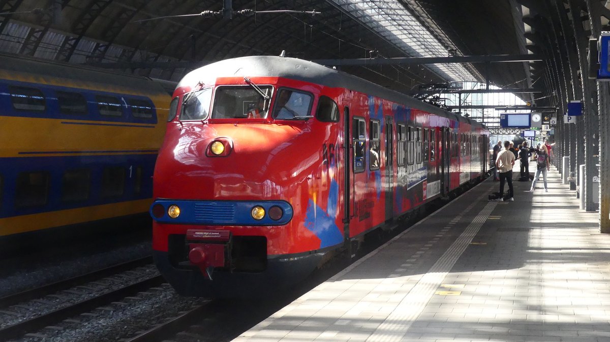 Zondag (17 aug) rijdt Karel de rode Mat64 en JIJ kan mee!
10:28 Den Haag HS
11:04 Gouda
11:22 Waddinxveen
11:37 Alphen ad Rijn
12:35 Uitgeest
14:00 Utrecht
14:40 Geldermalsen
14:54 Leerdam
15:27 Hardinxveld
16:12 Rotterdam Noord
16:37 Den Haag HS
Kaartjes: karel.rocks/event-list