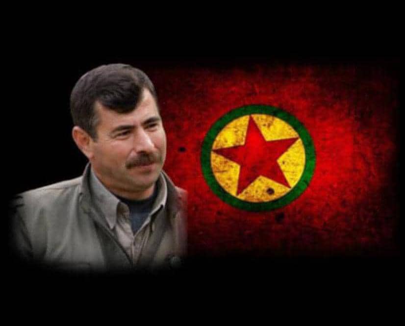 Tufan214747's tweet photo. Meclisa Malbatên Şehîdan a Cizîrê şehadeta  Nûredîn Sofî radighîne

Fermndar Nûredîn Sofî piştî salên dirêj ji kedxebat û têkoşînke bêhempa ji bo azdiya gelê Kurd, şehîd bû Xetîrya wî nayê vemrandinEm ê her û her şopdrên rêya wî bin heta pêkanîna xewnên wî û xwenên hemû şehîda https://t.co/lUFBqWQhok