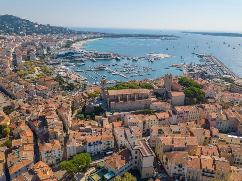 ✨ Discover the glamour of Cannes, France! Nestled on the stunning French Riviera, this iconic destination is known for its beautiful beaches, luxurious lifestyle, and the famous Cannes Film Festival. 
Contact me today to book and make your dream vacation a reality! 📞