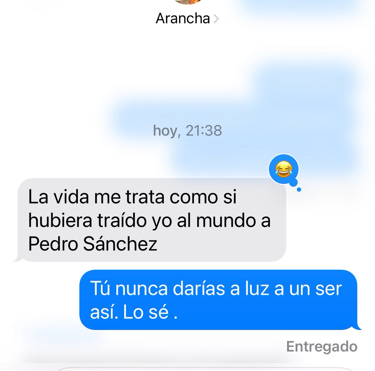 Mi hija ha llegado con un retraso de 30 minutos a Santa Justa desde #Málaga. Tenía comprado el siguiente billete de #tren a #Huelva y lo ha perdido. Vamos de camino a #Sevilla a recogerla, mientras ella nos espera sola y de noche hora y media. 

Esto es una auténtica vergüenza.