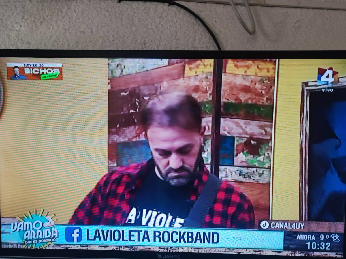 marcelomarux's tweet photo. La Violeta Rock Band @VamoArriba4' que es domingo https://t.co/xpHeYvPkSK