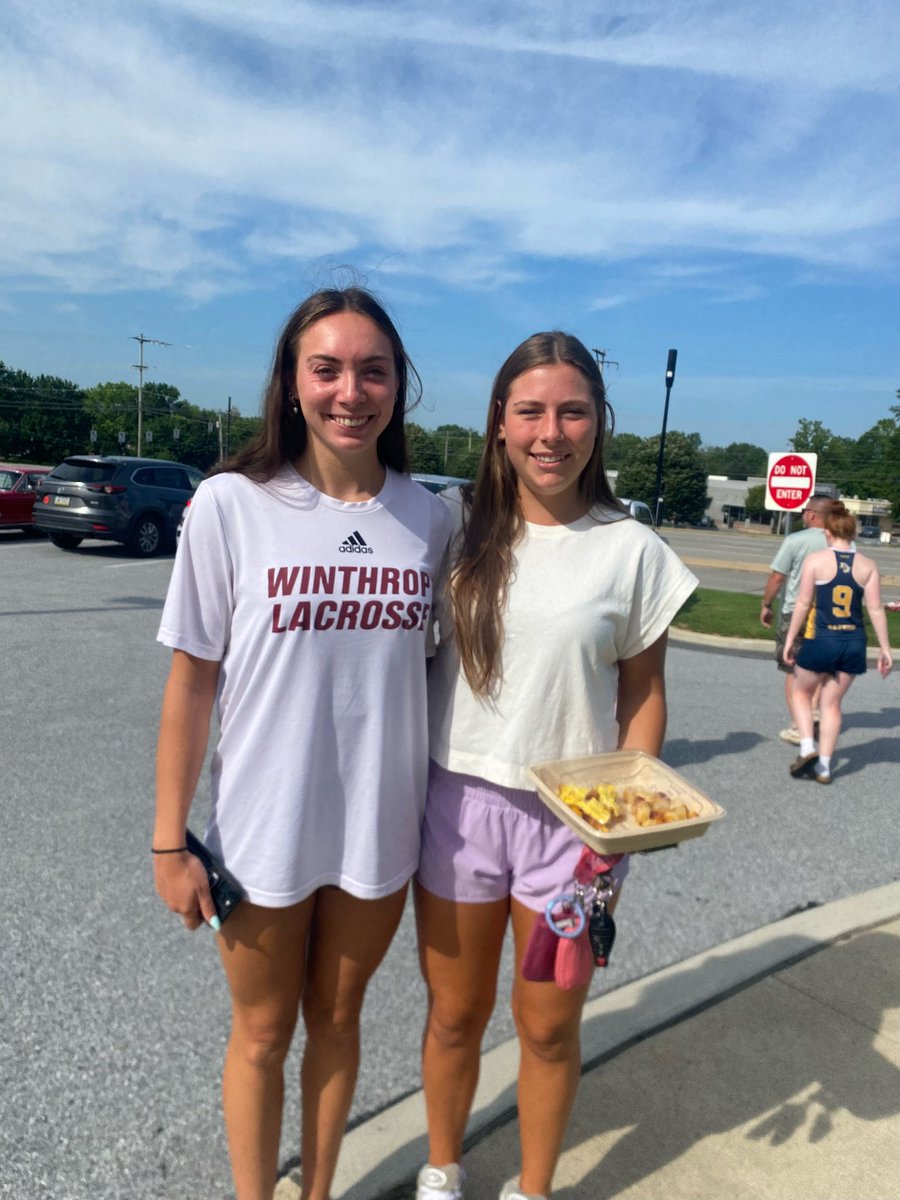 Things we love to see: how distance has nothing on these Winthrop Lacrosse reunions all over the country! Thank goodness move-in is right around the corner 🙌
.
#GoEagles | #ROCKtheHILL