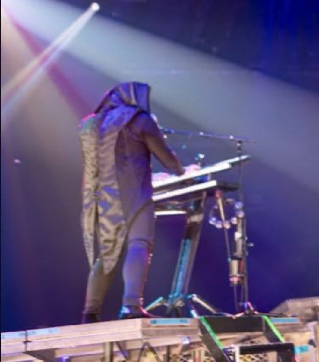 luvrocketz's tweet photo. STORM GHOUL BACKSHOTS NOBODY MOVE https://t.co/XpZvGDoRL2