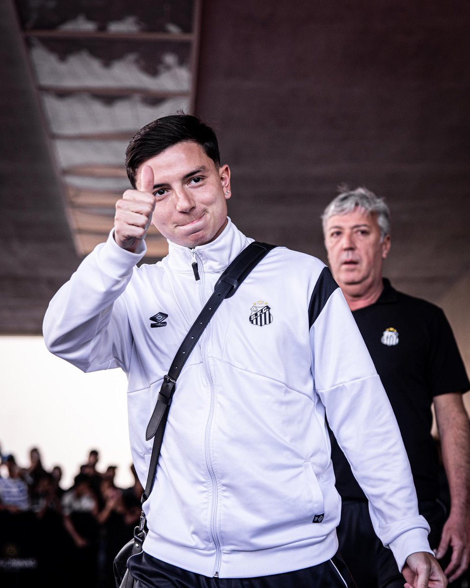 SantosFC's tweet photo. Partiu #CRUxSAN! ⚪️⚫️ https://t.co/SGFOruDYgd