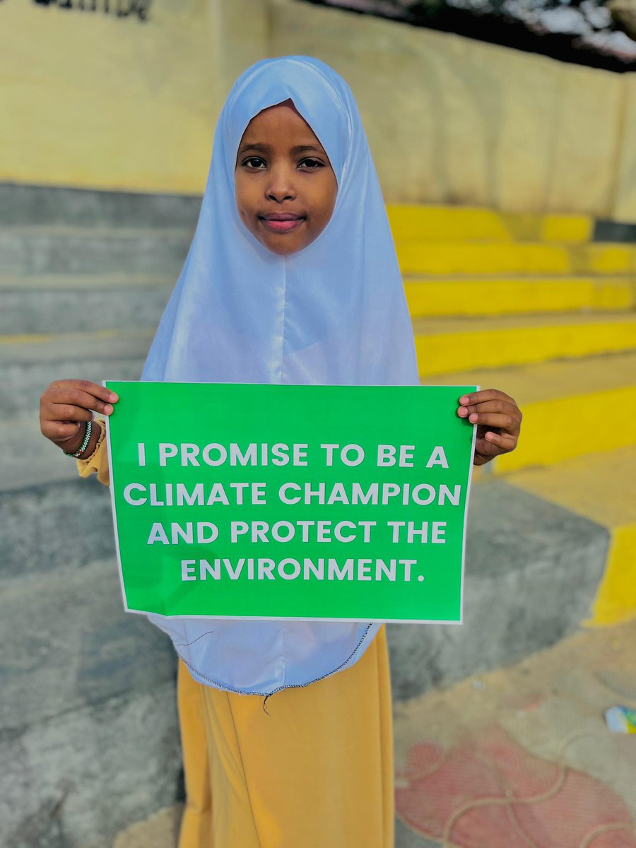SLclimateAction's tweet photo. Maalinkii kowad Barnaamijka climate champion of tomorrow oo aanu shan school oo hargeisa ah ka wadno. 
# environmental  education 
#ActNow action
#climate champion 
#geed beer Rajo beer https://t.co/pJYItVev74