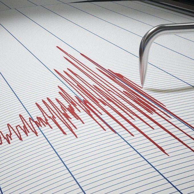 Balıkesir merkezli birçok ilde hissedilen deprem nedeniyle tüm halkımıza geçmiş olsun. Depremden etkilenen tüm vatandaşlarımızın sabır ve soğukkanlılık ile süreci atlatmalarını diliyoruz.
#depremoldu 
#AdaletBakanlığıTekSes300Bin