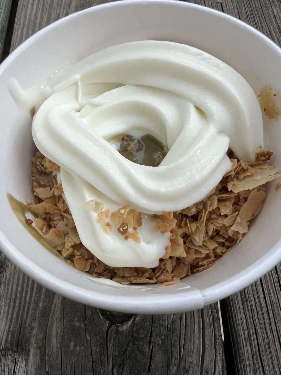 Eatin’ Good in the Neighborhood - Summertime Frozen Treats: 

- Italian Ice Flight at Ava’s Italian Ice

- Strawberry Lemonade Ice Cream Cookie Sandwich at Pretty Cool 

- Horchata Soft Serve at Lonesome Rose

- Baklava Froyo at Andros Taverna

Current temp in Logan Square: 90°