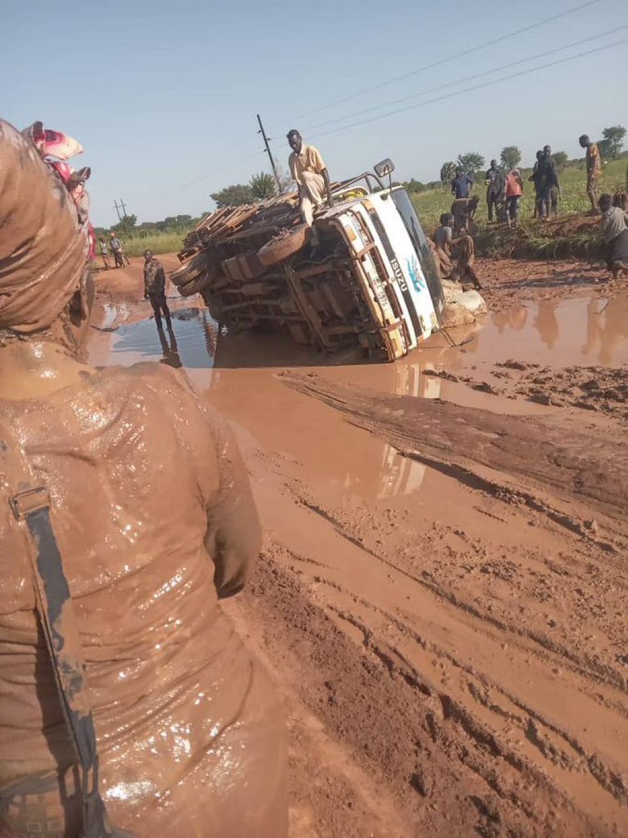 <a href="/KagutaMuseveni/">Yoweri K Museveni</a>, <a href="/GovUganda/">Government of Uganda</a> and <a href="/MoWT_Uganda/">Ministry of Works & Transport</a> is Bududa district  part of Uganda? If yes, why has Bubulo-Bududa Circular Road been neglected for decades? We meet in the basin in 2026! 

#BubuloBududaCircularRoad