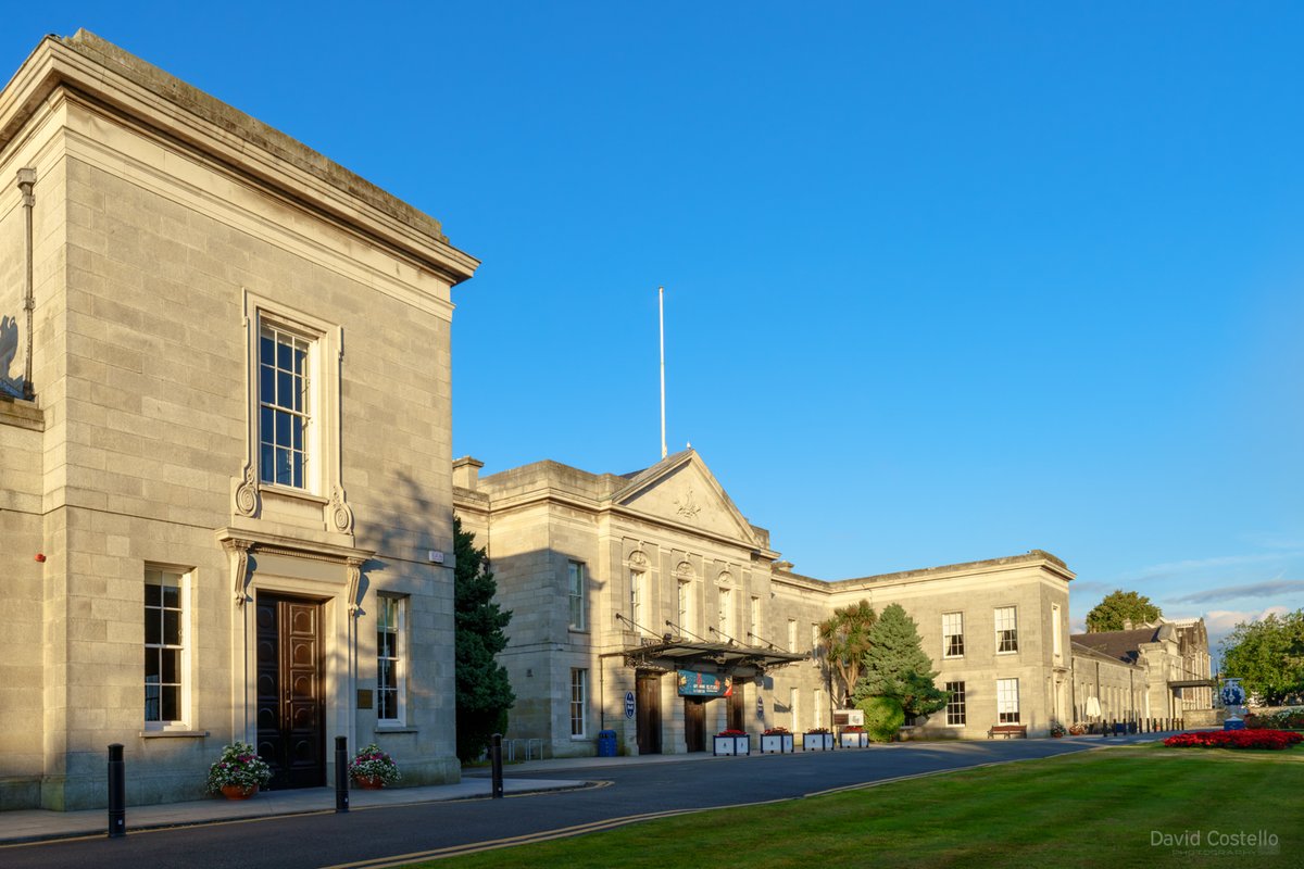 DavidCostelloDC's tweet image. A beautiful August morning, all calm at the RDS.

#RDS #HorseShow #Dublin #Summer #Sunrise