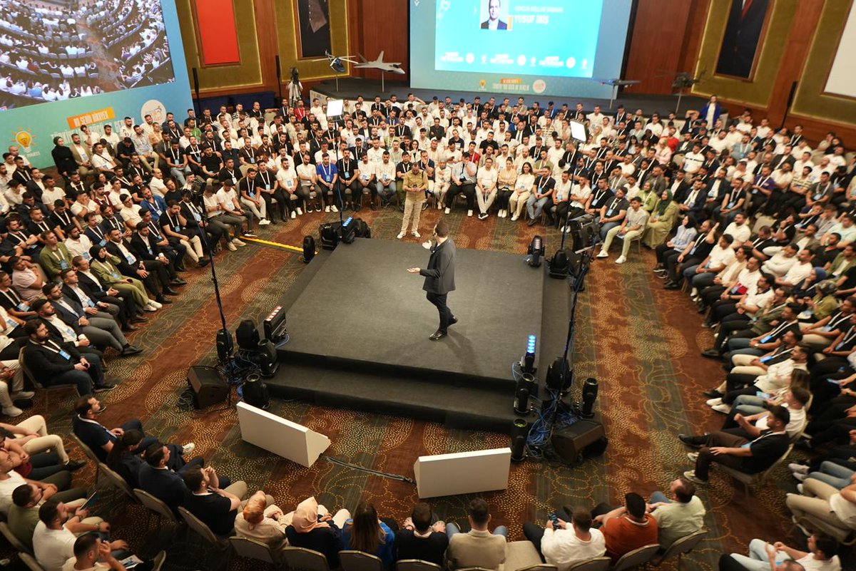 DR.ERDİNÇ ANIL DALYANCI (@dranildalyanci) on Twitter photo 📍Türkiye’nin Gücü AK Gençlik Strateji ve İstişare Kampı’ndayız 🙋🏻♂️
81 il ve 922 ilçe gençlik kolları başkanımızla, Genel Başkanımız <a href="/avyusufibis/">Yusuf İBİŞ</a>, MYK ve MKYK üyelerimizle Ortak Akıl Çalıştayımızı tamamladık.
Ortak Akıl Çalıştayımız ile sahadaki tecrübelerimizi, geleceğe dair 📍Türkiye’nin Gücü AK Gençlik Strateji ve İstişare Kampı’ndayız 🙋🏻♂️
81 il ve 922 ilçe gençlik kolları başkanımızla, Genel Başkanımız <a href="/avyusufibis/">Yusuf İBİŞ</a>, MYK ve MKYK üyelerimizle Ortak Akıl Çalıştayımızı tamamladık.
Ortak Akıl Çalıştayımız ile sahadaki tecrübelerimizi, geleceğe dair