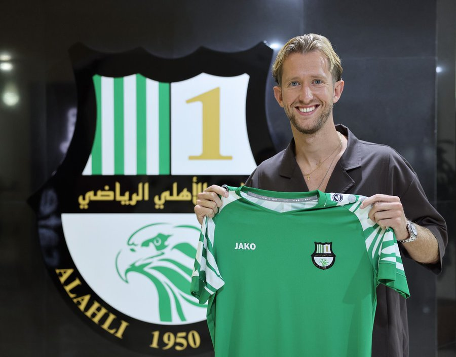 🟢⚽️ Here We Go!
Michel Vlap (28), attacking midfield from Netherlands, joins Al-Ahli SC (Stars League 🇶🇦) from Twente FC (Eredivisie 🇳🇱) for €2M.
Contract until June 30, 2028.
Welcome, Michel ! 🔥