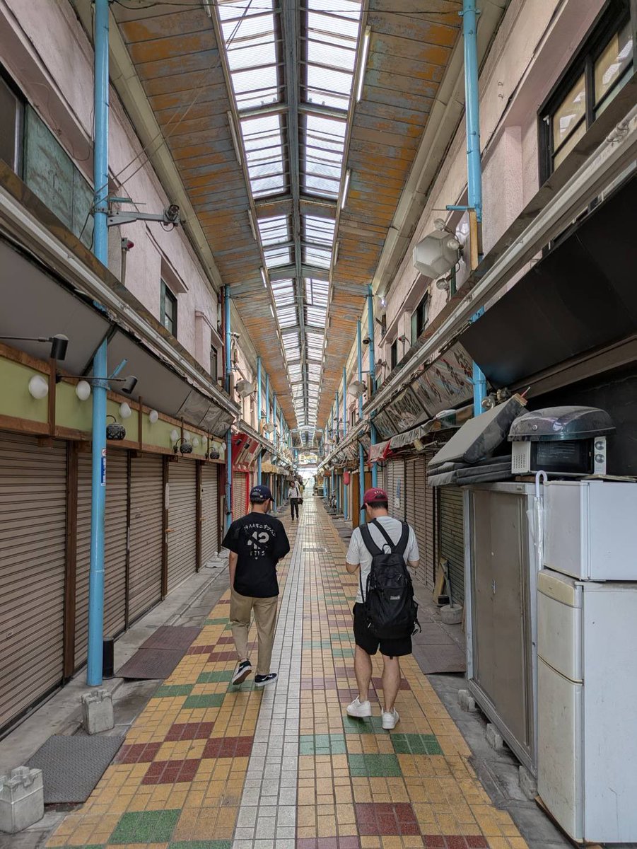 yamadaddy's tweet photo. 大型連休前の土よ宇
0545着で16番
沼席の一番奥にイン
運良くホネにありつけ幸せ
2日連続なのに感動する美味さ
#宇ち多゛
からの一平ちゃん→ナニコレ食堂→スタンドローキー
最後はフラフラで山口まで帰りました
酔い酒学旅行になりました、お付き合い頂いた皆さんありがとう
#宇テルトキニ宇ツベシ https://t.co/TgZcJuqSG0