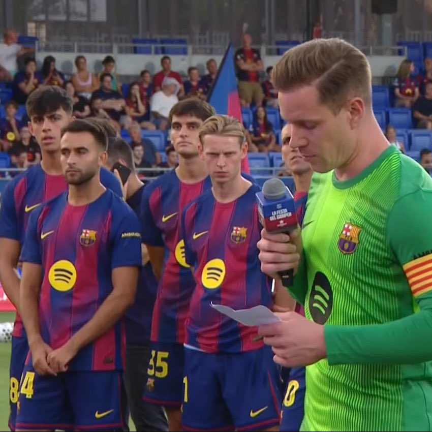 والله شكل دي يونغ حاقد على شتيغن