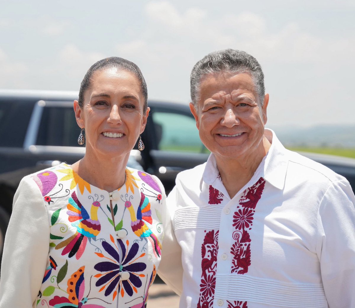 Julio Menchaca (@juliomenchaca_) on Twitter photo Trabajando hombro a hombro con nuestra presidenta <a href="/Claudiashein/">Claudia Sheinbaum Pardo</a>. ¡La transformación de México e Hidalgo a toda marcha! Trabajando hombro a hombro con nuestra presidenta <a href="/Claudiashein/">Claudia Sheinbaum Pardo</a>. ¡La transformación de México e Hidalgo a toda marcha!