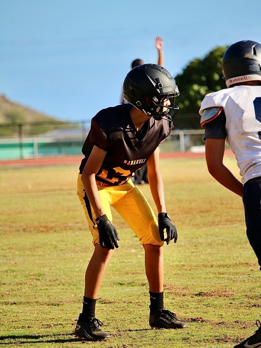 Sully_Sage's tweet photo. Freshman season uploading… #grok #freshman #JV #nanakuli #Football https://t.co/R9cjP21HNX