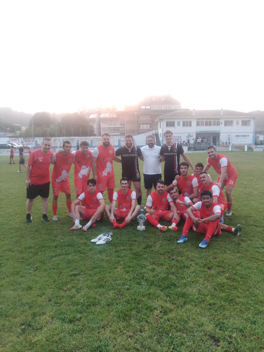 Final del encuentro Trofeo Memorial Tarrio, con marcador definitivo 0-1 a favor del SD Pol.

#TerceraRFEF #alaviveiriño #viveirocf