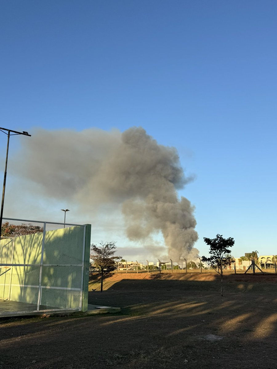 asarabaggins's tweet photo. incêndio em Catanduva, alguém sabe o que aconteceu? https://t.co/ktc5h5nwoc