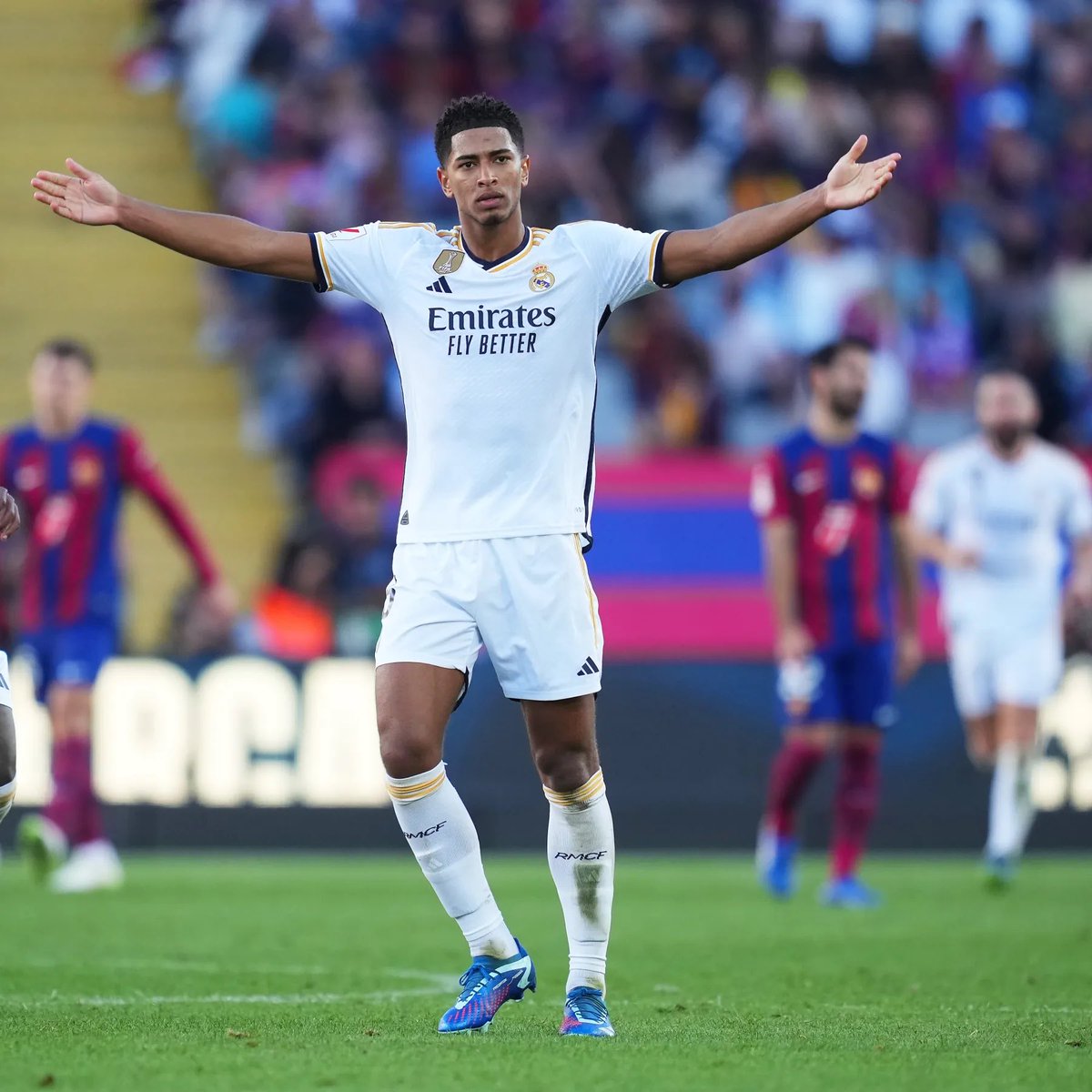 omar_alshbrm's tweet photo. كل ما طلع لاعب من برشلونه وأبدع قارنوه مع بيلينجهام ، طيب وش مشكلتهم مع بيلي ؟ https://t.co/GAt6jEsWVV