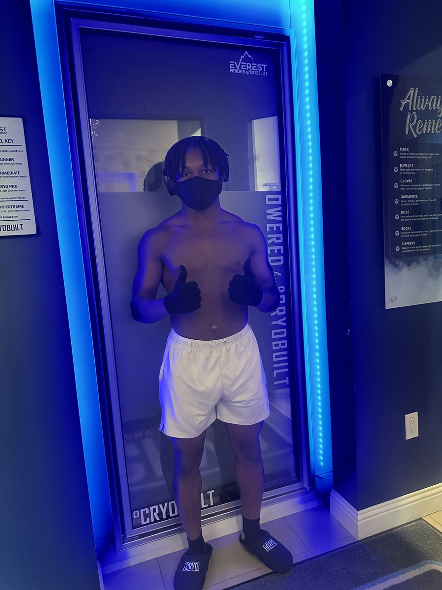 k_beast33's tweet photo. Junior season loading and I’m ready. This will be MY SEASON 🦅 ‼️ #Compressiontherapy #WholeBodyCryotherapy #kbeast #CrowleyTough https://t.co/Z5o0Dyi6L7