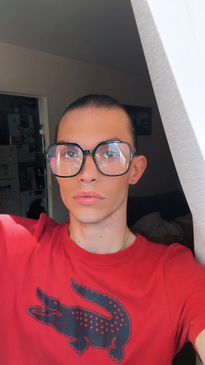 Ce dire que chaque jours est une bénédiction si tu savoure encore le bonheur 🥹 qui ce procure en toi ^^ 💋 love u gys ✌🏼🥰🌶️