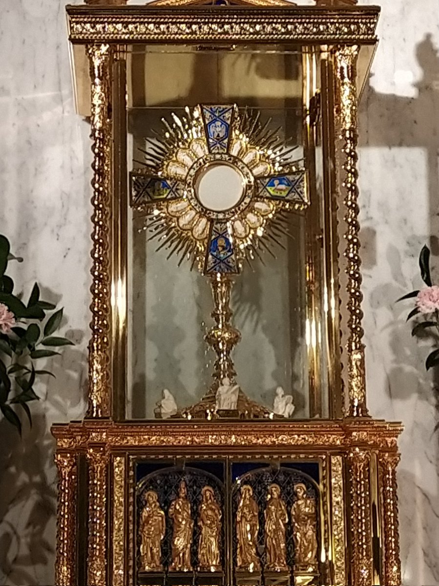 CarolBV7's tweet image. Adorado Y Amado Sea Jesús Eucaristía Si El Señor Es Mi Pastor Nada Me Falta