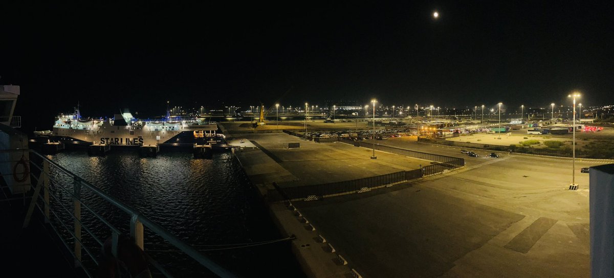 BistEngineer's tweet photo. #Brindisi 🇮🇹 #Igoumenitsa 🇬🇷 #ferry ⛴️ https://t.co/HlDVHUez0L
