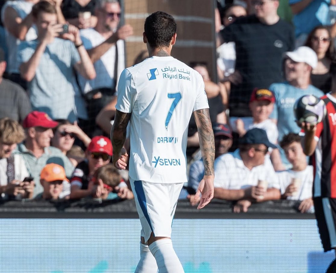 Guillefutbol_'s tweet photo. Que pasó Cristianito? Ya no sos el mejor numero 7 de tu liga? 😂 https://t.co/PnEdVnXX8X