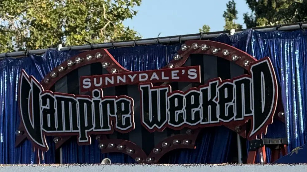 You may find our radio broadcasting live from here 😏 #BTVS #Buffy #BuffyTheVampireSlayer #NewSunnydale