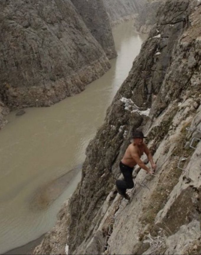 her deprem sonrası

abi fayı bizzat kırılmamaya mı ikna edeceksin napıyosun orda aq amk aw :D

159💬       1450🔁          43,5K❤️