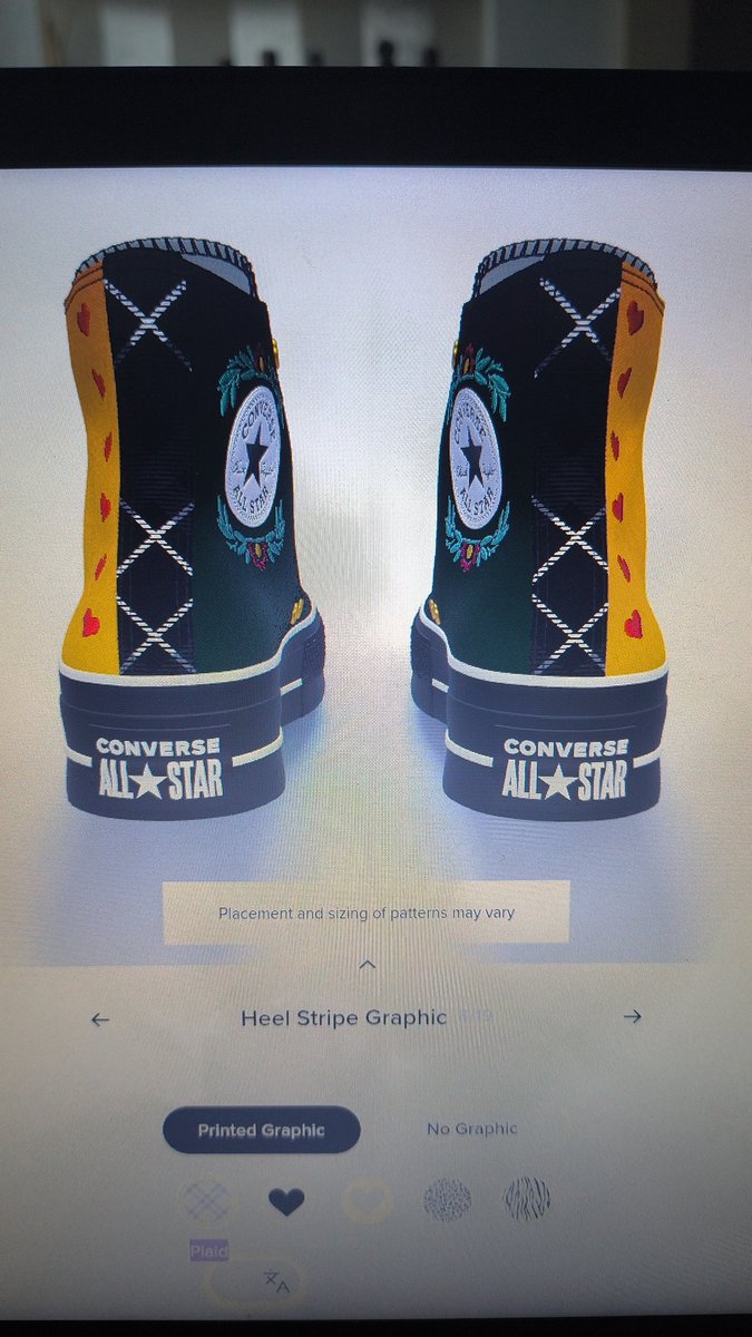 No site da Converse da buceta dos estados unidos tem como configurar cada uma das partes do tenis, ate incluir varios bordados e no site do Brasil nao tem nem a simples opçao de amarelo plataforma. 
Impossível ser feliz