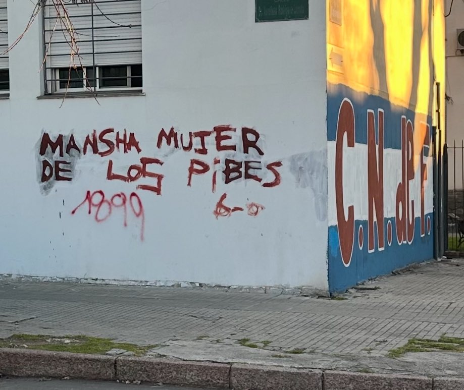 irerugnitz's tweet photo. Falta pila para que MUJER deje de ser un insulto y hay gente que dice que el feminismo exagera. Imaginate https://t.co/760uRoyywh