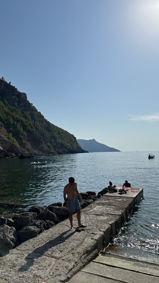 GuillEsteban's tweet photo. Agosto en el Port de Valldemossa. https://t.co/9oFbzRSQAN