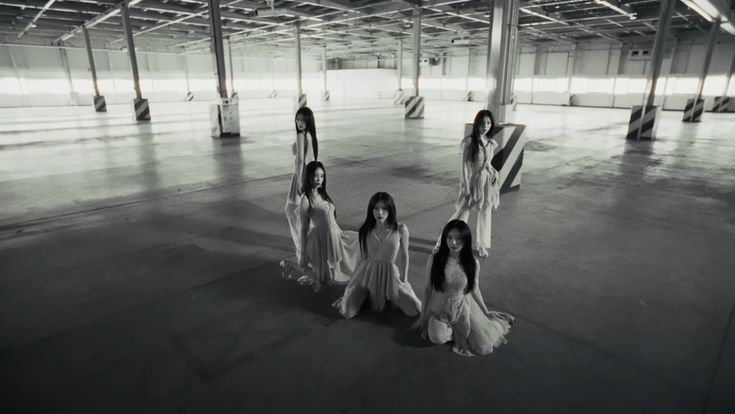 xio_orbit's tweet photo. ──Why ARTMS is in a “parking lot” on Icarus, what "liminal spaces" mean, and why they are so important in the Loonaverse: https://t.co/3W5cJzVDzl
