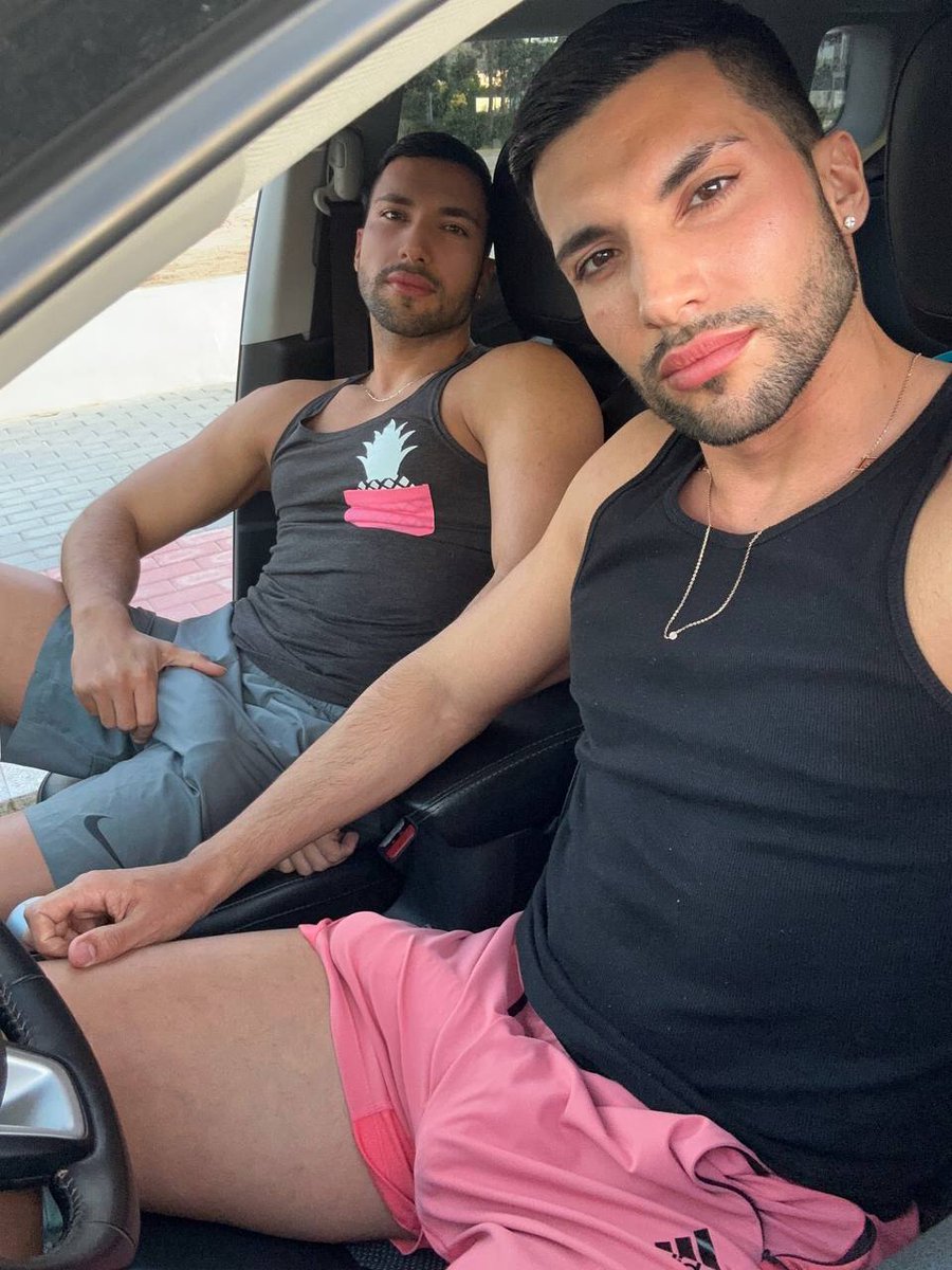 Who is coming for a ride?

(don't check the comments 🤪)