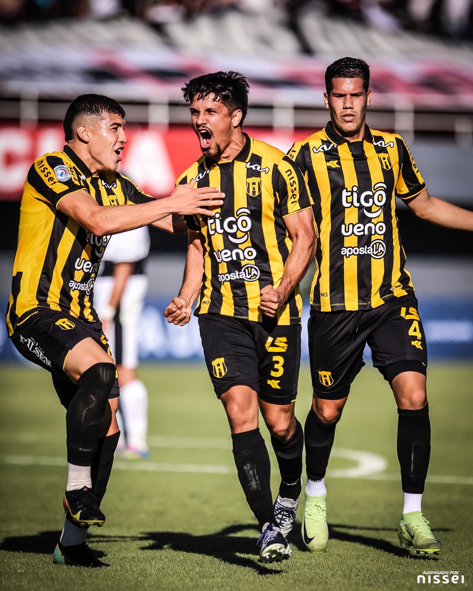 Guaraní mantiene un invicto de 5 partidos frente a Olimpia, logrando su 3ra victoria consecutiva contra el Franjeado [449 días sin derrotas]

El Aurinegro igualó una racha de hace 12 años, cuando encadenó 3 triunfos seguidos ante Olimpia en el Apertura 2013 [2-3] Clausura 2013,