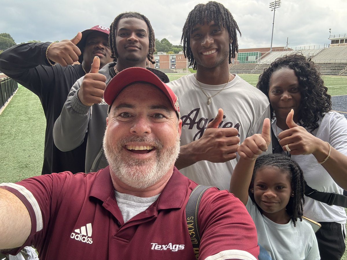 📍Douglas County

Stop one is on the books, and what an awesome time with great families and coaches. 

It was so much fun catching up with Aaron and Jordan and so many people who have been there for their journey. I cannot thank everyone enough for the hospitality