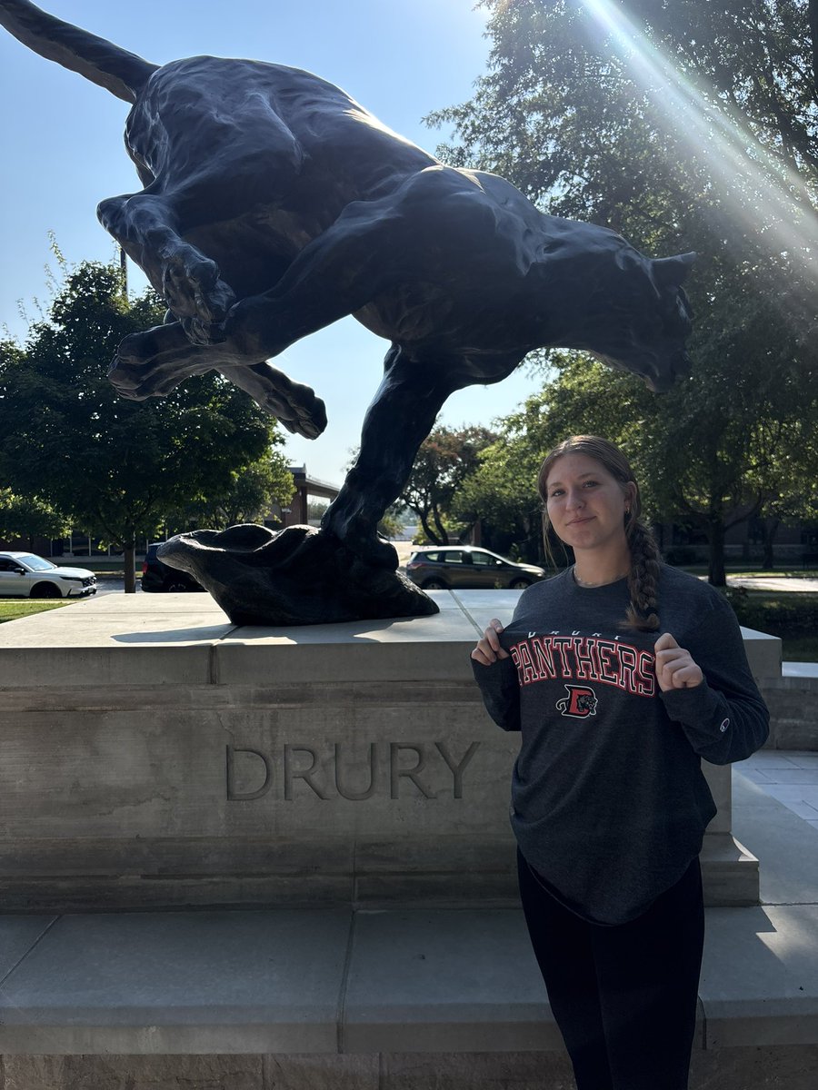 AZBoltsWalding's tweet image. Shoutout to @samsherman2026!

Our very own Arizona Storm Walding baller made a visit to Drury University this week! 🥎

Big things ahead for this versatile powerhouse—keep grinding, Sam! 
💪🔥 #StormStrong #SoftballJourney #DruryVisit