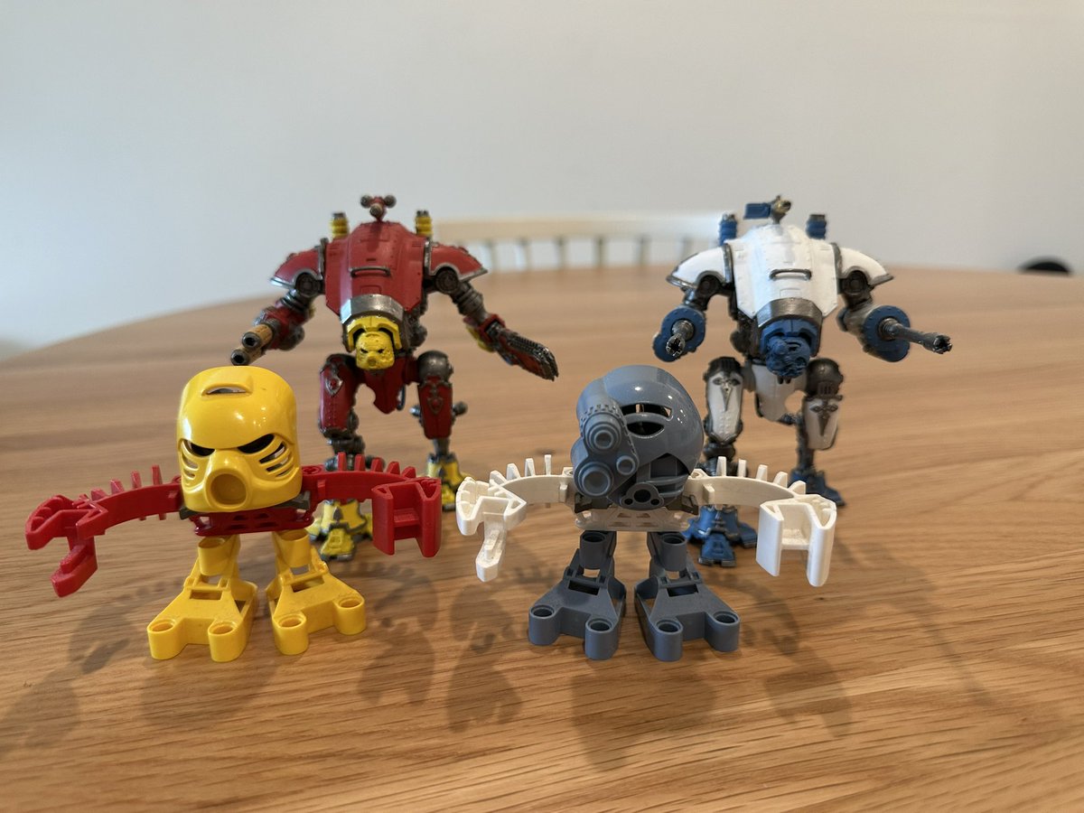 Milkblade's tweet photo. @teverdeh @810NICLE That’s super cool! I’ve been doing something very similar with making my armigers the mctoran! Planning on making my two questoris knights into Takanuva and Tahu mata as well https://t.co/qWGzTun8cn