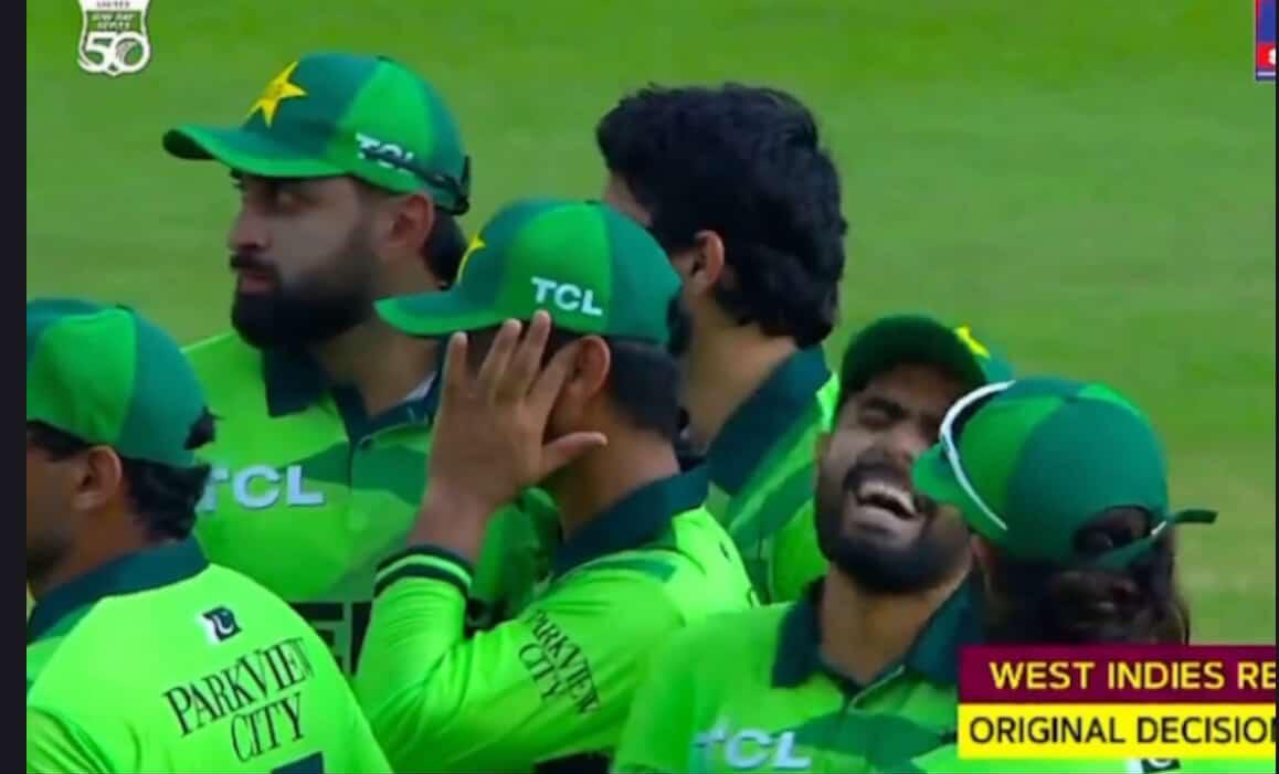 Babar bhai humein bhi moqa du aisay hasnai ka 😔