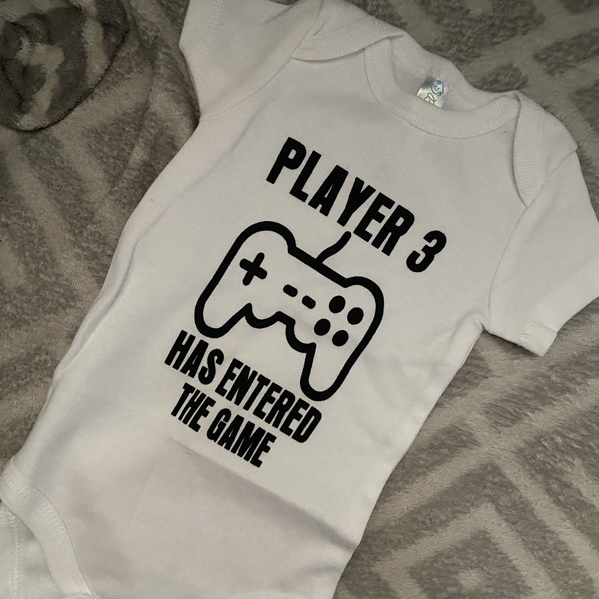 Cats out of the bag y’all ~ a little Player 3 is brewing away and we’re so excited to finally share the news! Now I can complain freely into the void 😂🥰