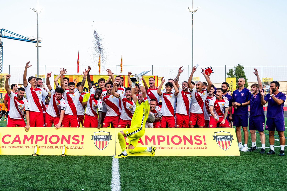 Daniel Cantón 🌴 (@danicanton7) on Twitter photo Quina bona pinta té aquest <a href="/CELHospitalet/">CE L'Hospitalet</a>
Projecte ambiciós amb molt regust andreuenc.
Cristian Gómez d’entrenador🔝
Eric Mourin a la porteria, Pele-Casti com a parella de centrals i Adri García al mig.
Javier de San Nicolás com a director esportiu.
Candidats a l’ascens🆙 Quina bona pinta té aquest <a href="/CELHospitalet/">CE L'Hospitalet</a>
Projecte ambiciós amb molt regust andreuenc.
Cristian Gómez d’entrenador🔝
Eric Mourin a la porteria, Pele-Casti com a parella de centrals i Adri García al mig.
Javier de San Nicolás com a director esportiu.
Candidats a l’ascens🆙