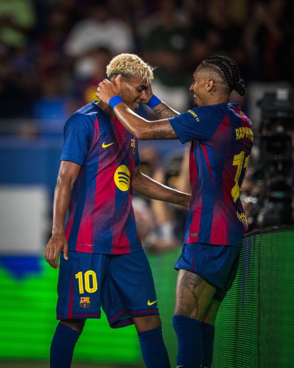 🔴 SESSION FOLLOW BACK ✊

Pour fêtes la victoire du FC Barcelone tout les supporters Barcelonais ce follow entre eux 

RT&amp;ABONNE TOI  ✅ ET JE TE FOLLOW