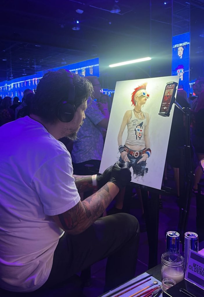 The breadth of artistic talent in the community is astounding - loved seeing the artists at work last night.

Anyone know who this is? Was a favorite of mine but didn’t get the name :(